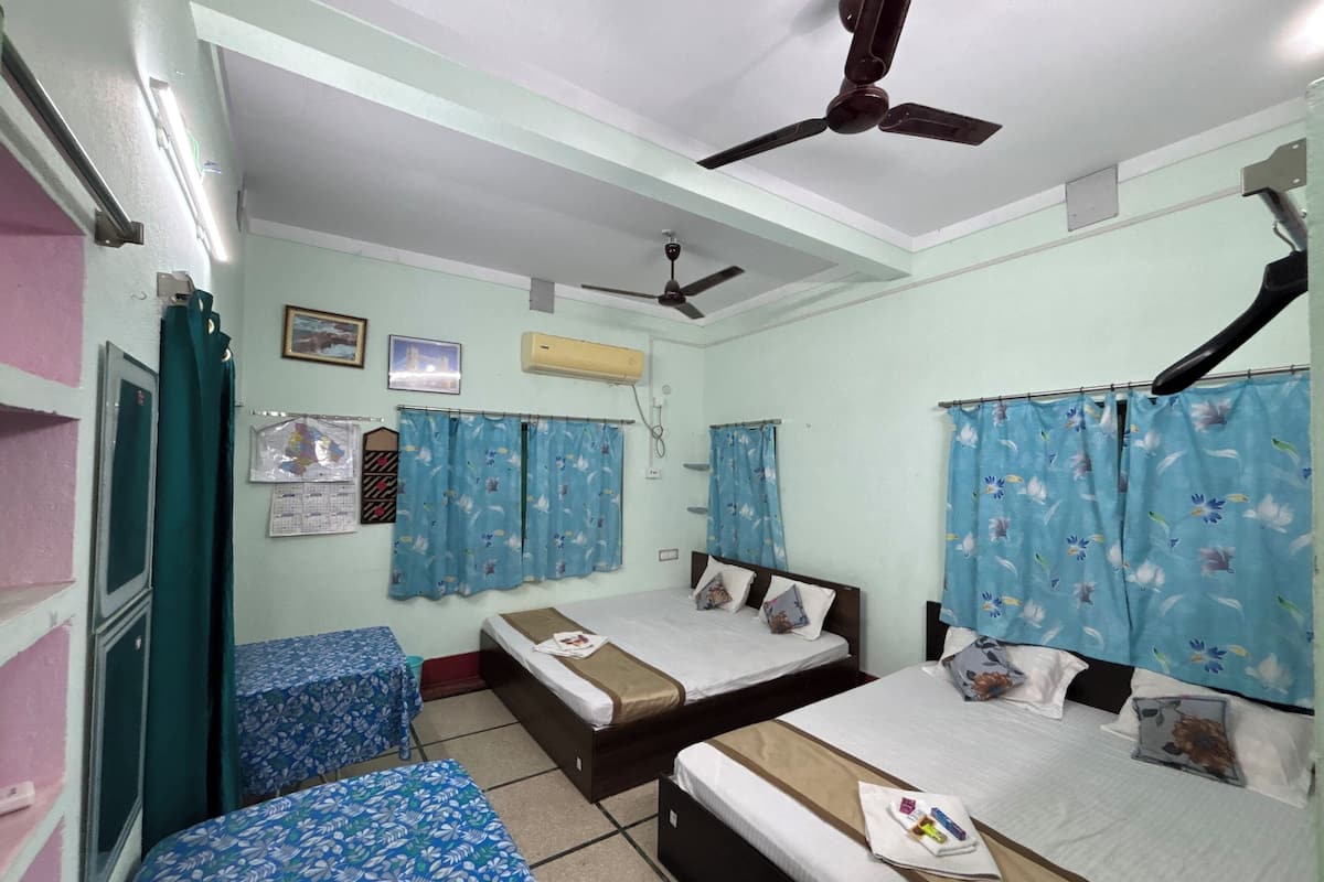 Family Room | Laptop workspace