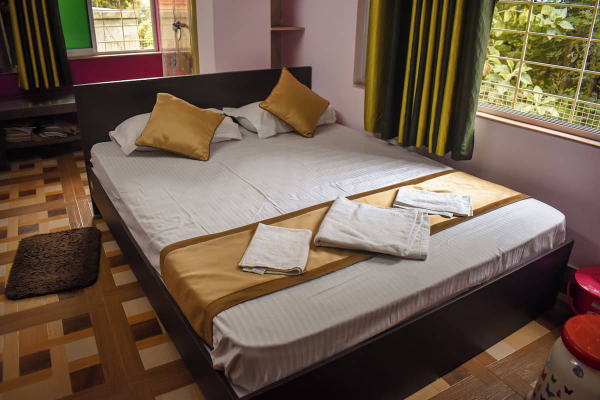 Deluxe Double Room | Ruang kerja komputer riba 