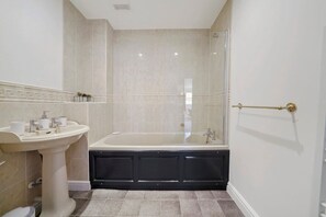 Hårtørrer, håndklæder, Sæbe, Shampoo