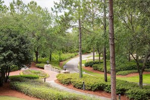 Property grounds - Margot Bay | Free Tram Service & Easy Beach Access (Miramar Beach)