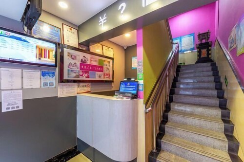 Yilong Chain Hotel (Lanzhou Plaza Xikou Branch)