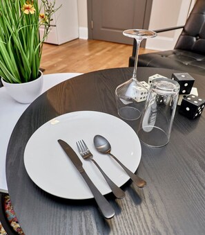 Dining - Chic 1/1 apartment in Historic area, near SLU, CWE, and Grand Center-Apt G (St. Louis)