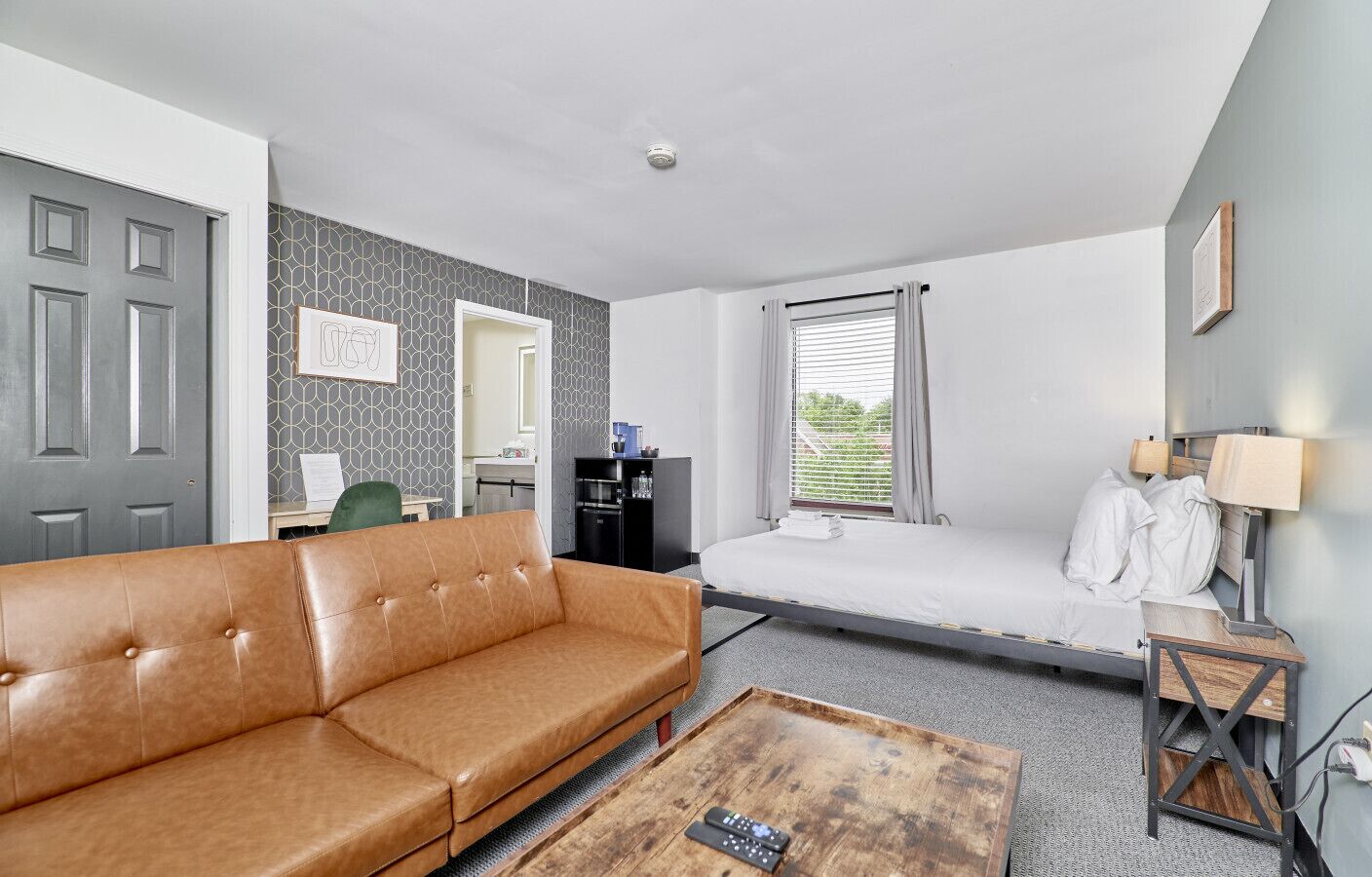 1 Schlafzimmer, Schreibtisch, Bügeleisen/Bügelbrett, Reisekinderbett