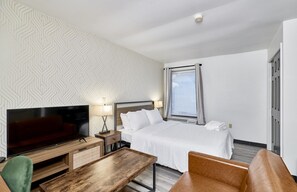 1 bedroom, desk, iron/ironing board, travel crib - The West End - Futon with Queen (St. Louis)