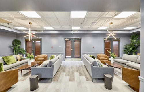 The West End - Futon with Queen