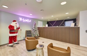 Lobby - The West End Hotel- 1 Bd Master Suite (St. Louis)