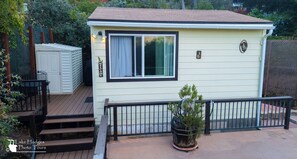 Terrace/patio - Dog friendly, peaceful 1 BR cottage w/ BA, AC on beautiful Lake Hodges (Escondido)
