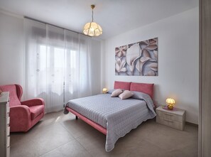 2 soverom, strykejern/-brett, wi-fi (inkludert) og sengetøy