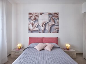 2 chambres, fer et planche à repasser, Wi-Fi gratuit, draps fournis