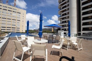 Outdoor dining - Hotel Bonaparte strategic central location (Brasília)