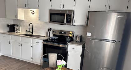 Cozy near Stadiums/ Six Flags/ 2 parking/Wifi