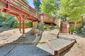 Property grounds - 1 Mi to Lake: Crestline Cabin w/ Deck + Gas Grill! (Crestline)