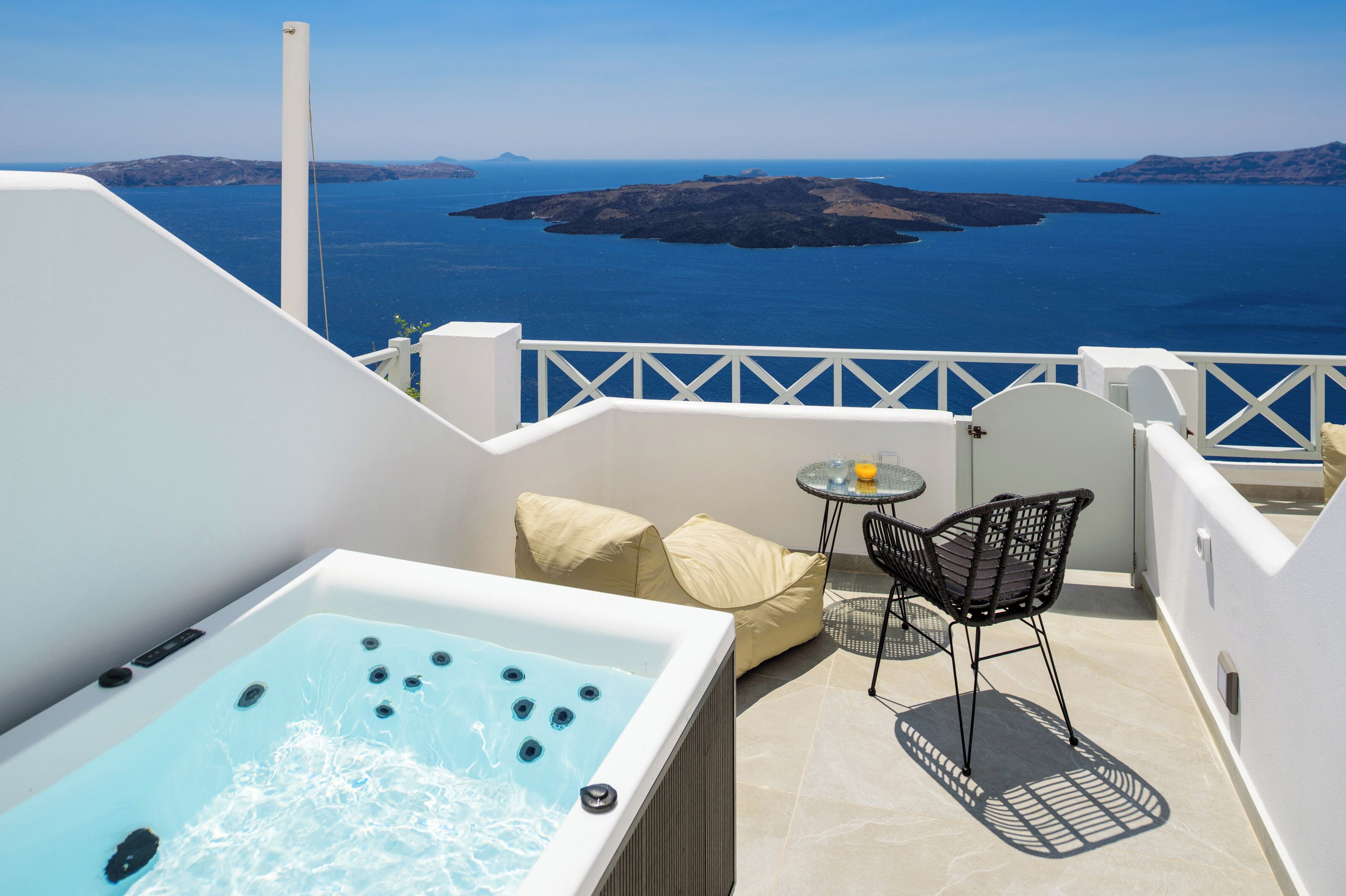 Deluxe Caldera View Suite with Outdoor Hot Tub | Exterior