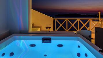 Deluxe Caldera View Suite with Outdoor Hot Tub | Terrace/patio