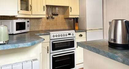 2 bedroom accommodation in Rosedale East, near Pickering
