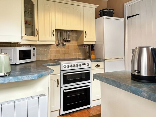 2 bedroom accommodation in Rosedale East, near Pickering