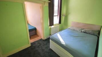 4 bedrooms, free WiFi, bed sheets