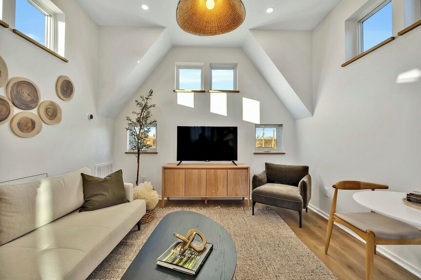 Boutique Scandinavian 2bdrm Guesthouse In East Nashville! -- The Koselig Korner - Nashville, TN