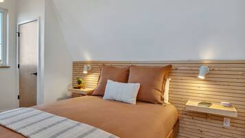 2 bedrooms, desk, iron/ironing board, free WiFi