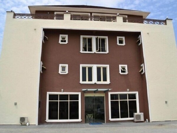 Ellyxville Hotel - Lagos