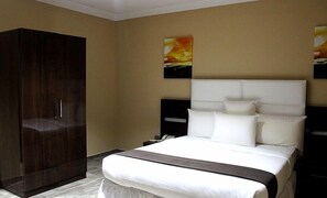 Quarto clássico | Escrivaninha, espaço de trabalho para notebook, Wi-Fi de cortesia