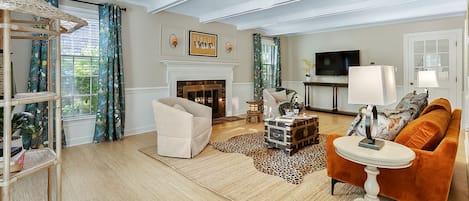 TV, fireplace