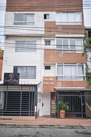 Exterior detail - Vivvo Espacios La 80 (Medellín)