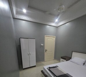 2 bedrooms, bed sheets - Manjai Kunda Apartment Oasis (Serrekunda)