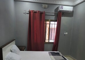 2 bedrooms, bed sheets - Manjai Kunda Apartment Oasis (Serrekunda)