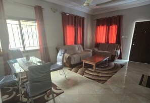 Living area - Manjai Kunda Apartment Oasis (Serrekunda)