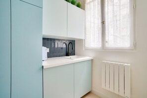 Towels, toilet paper - Renovated studio in the heart of the Marais (Paris)