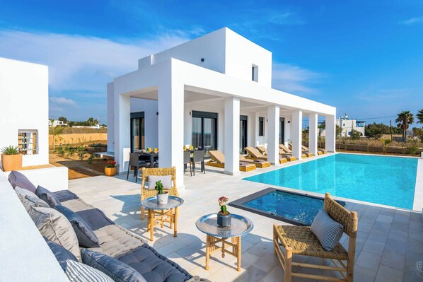 Villa (4 Bedrooms) | Interior - Villa Seawater (Rhodes)