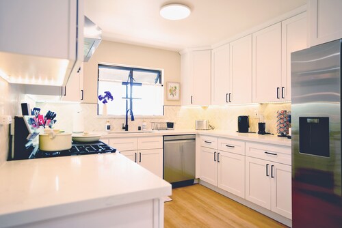 Stylish Mid-Century Family 4BR Hideaway - San Jose & Milpitas