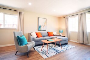 智能电视、桌上足球、书