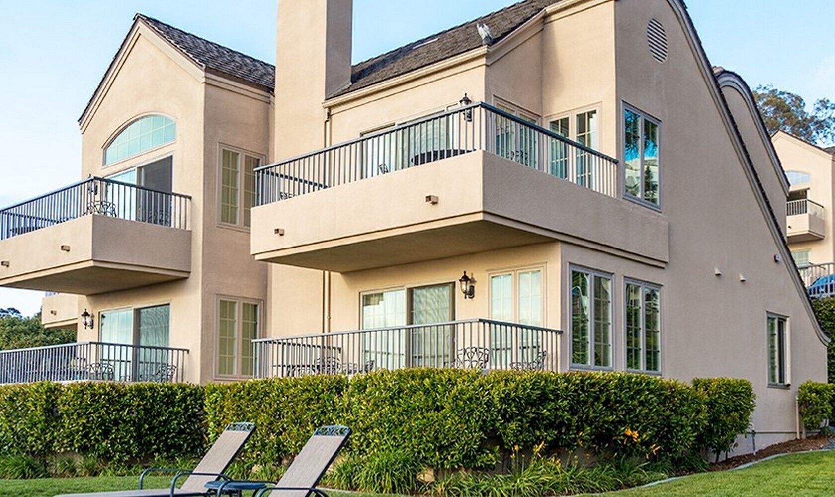 A Deluxe Timeshare unit located in the Del Mar Villa L'Auberge Resort Complex.