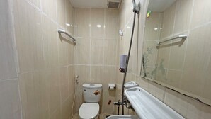 Superior Room | Bathroom - Thu Thai Hotel (Ho Chi Minh City)