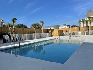 Pool - 1 min to beach, sleeps 13, Bikes, Arcade, Pool (Gulf Shores)