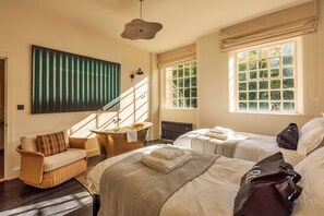 11 bedrooms, free WiFi, bed sheets