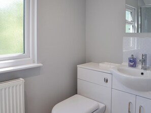 Towels - 4 bedroom accommodation in Camerton, near Hull (Camerton, near Hull)