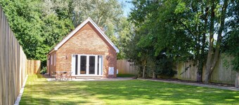 4 bedroom accommodation in Camerton, near Hull