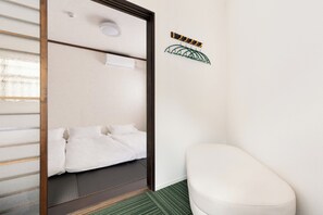 Schreibtisch, Bügeleisen/Bügelbrett