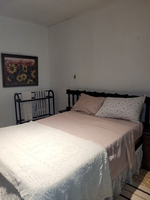 1 chambre, bureau, fer et planche à repasser, Wi-Fi gratuit