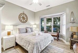 3 bedrooms, iron/ironing board, travel cot, WiFi - Pet Friendly Beach Villa -3 bed 3 bath - walk to the Beach -88OB (Hilton Head Island)