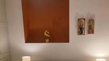 1 chambre, fer et planche à repasser, accès Internet, draps fournis