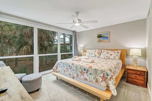 3 bedrooms, iron/ironing board, travel cot, WiFi - Beach Living - 3 Bed 2 Bath Seascape Villa - Just steps to the beach (Hilton Head Island)