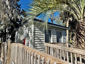 Property grounds - Pet Friendly 3 Bed 3 Bath #3 Ocean Breeze Villa (Hilton Head Island)