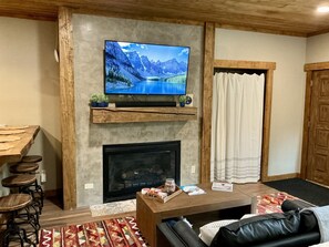 Smart TV, fireplace, stereo