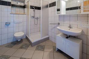 Shower, towels