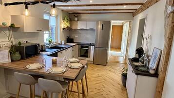 Fridge, microwave, oven, dishwasher