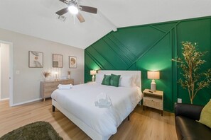 3 bedrooms, travel cot, Internet